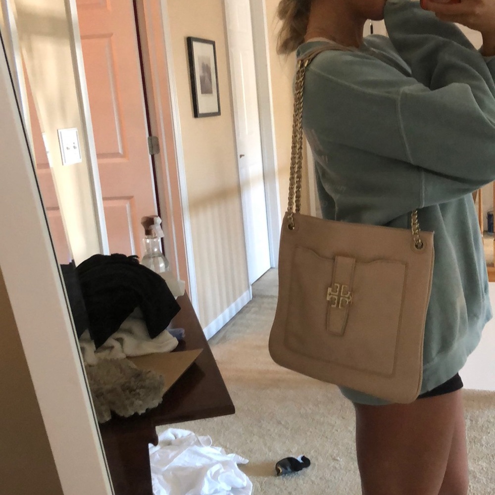 Leather Chained Tory Burch Shoulder Bag - Picture 7 of 8